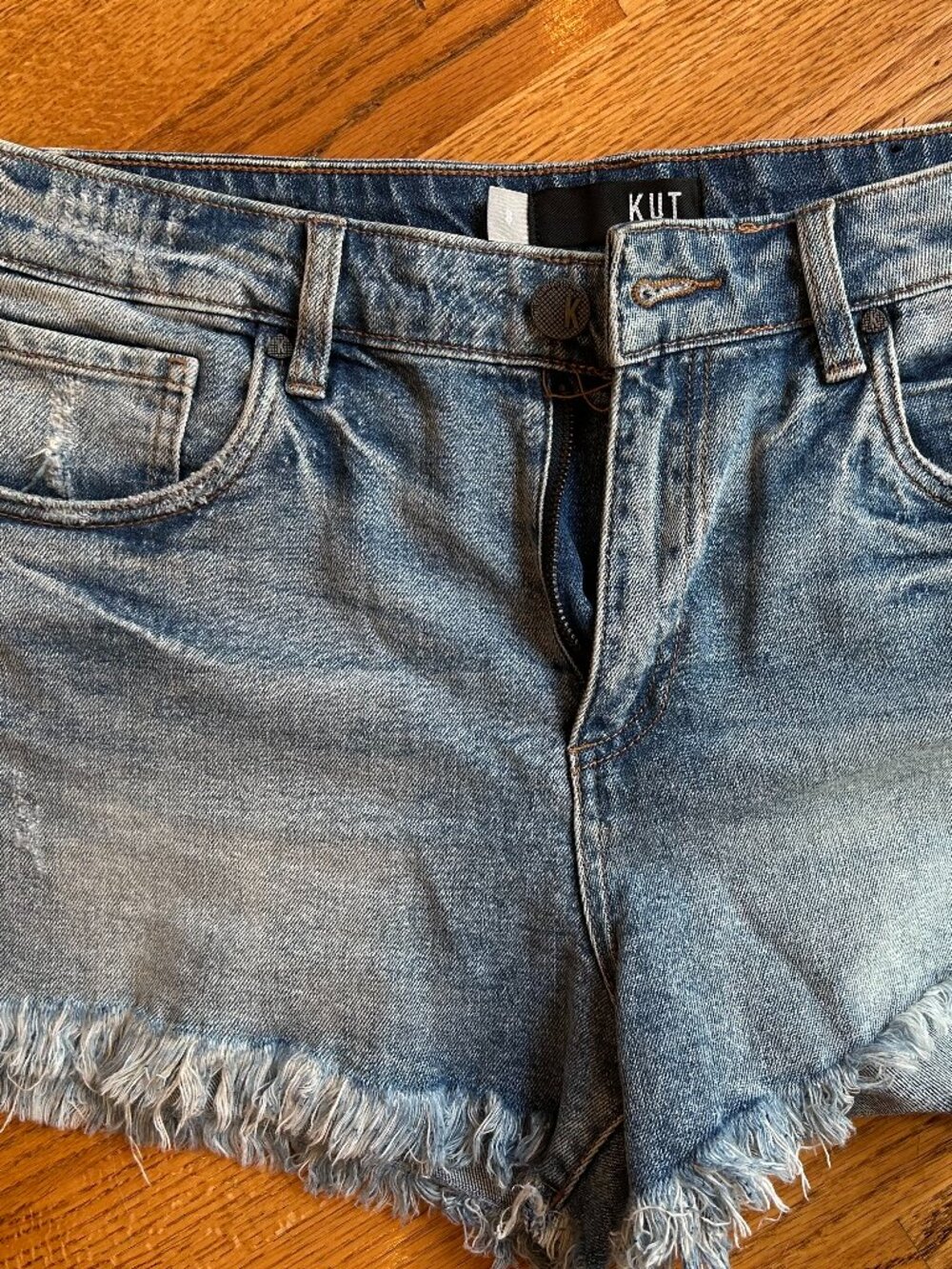 KUT FROM THE CLOTH -JEAN SHORTS